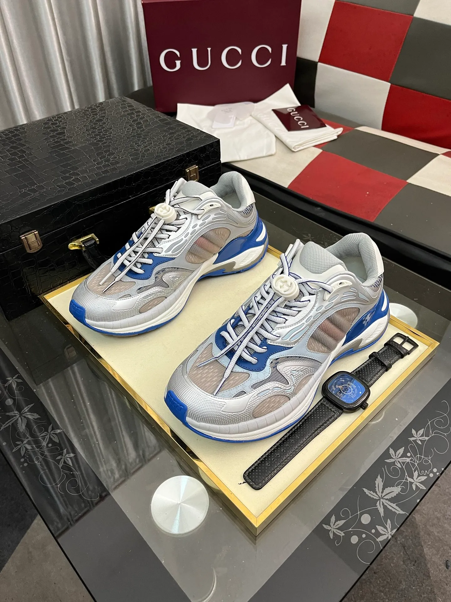 Men's men's shoes 💰1040⌚️⌚️GUCCI Gucci's new dad shoes 🇮🇹Top version🇮🇹🔜Purchasing level High version: The original disassembly took more than 3 months to develop 1:1, the version has been upgraded again, chips, packaging, imported mesh, all made with computerized cars Couple 👫 style 🔜Versatile in all seasons🔜 Fashion🔜 Personality 🔜Distinctive 🔵Full range of layouts, welcome to inquire for pictures Outsole: The latest original developed TPU vacuum Upper: Original mesh, super breathable 💯Full set of packaging Medium and low belt LOGO Size: Women's size 35-40 Men's size 38-45 (38 45 customized